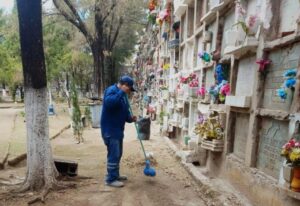 Intensifican labores de fumigación en 9 panteones del municipio ante la llegada de lluvias Intensifican labores de fumigación en 9 panteones del municipio ante la llegada de lluvias