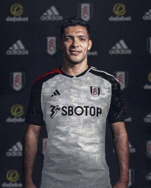 Wolverhampton vende a Raúl Jiménez al Fulham por menos del 15% de lo que pagó al Benfica Wolverhampton vende a Raúl Jiménez al Fulham por menos del 15% de lo que pagó al Benfica