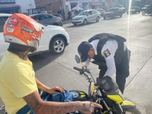 Refuerzan operativos policiales de revisión de motocicletas en distintas zonas de Guanajuato Capital Refuerzan operativos policiales de revisión de motocicletas en distintas zonas de Guanajuato Capital