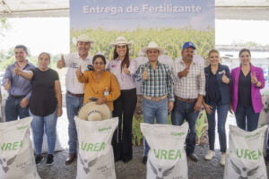 Entrega Gobierno del Estado fertilizantes a productores agrícolas de San Francisco del Rincón Entrega Gobierno del Estado fertilizantes a productores agrícolas de San Francisco del Rincón