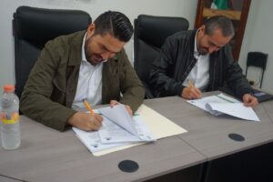 Cuerámaro firma acuerdo de becas con Universidad San Ángel Cuerámaro firma acuerdo de becas con Universidad San Ángel