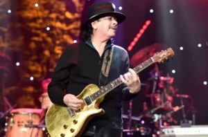Carlos Santana se mete en líos de “clóset” Carlos Santana se mete en líos de “clóset”