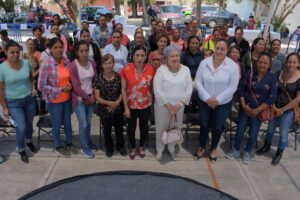 IMAM entrega equipo a 40 mujeres emprendedoras IMAM entrega equipo a 40 mujeres emprendedoras