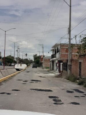 Obras Públicas de Cuerámaro, repara baches Obras Públicas de Cuerámaro, repara baches
