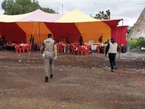 Es legítima la foto de una cabeza de perro en local de barbacoa Es legítima la foto de una cabeza de perro en local de barbacoa