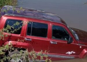 ENCUENTRAN CAMIONETA CON CINCO CUERPOS, EN UN CAMINO DE TERRASERÍA DE VALLE DE SANTIGO ENCUENTRAN CAMIONETA CON CINCO CUERPOS, EN UN CAMINO DE TERRASERÍA DE VALLE DE SANTIGO