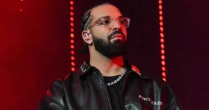 Drake le regala una bolsa Birkin de 30 mil dólares a una fan en pleno concierto Drake le regala una bolsa Birkin de 30 mil dólares a una fan en pleno concierto