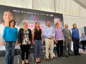 Jóvenes buscan empleo en la segunda feria de Enlace Laboral en Irapuato Jóvenes buscan empleo en la segunda feria de Enlace Laboral en Irapuato