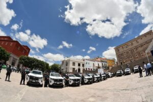 Llama Navarro a poner valor y coraje por la seguridad de Guanajuato en Entrega Regional de Equipamiento Policial Llama Navarro a poner valor y coraje por la seguridad de Guanajuato en Entrega Regional de Equipamiento Policial