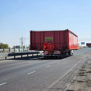 TRASLADO DE EQUIPOS PARA CONSTRUCCIÓN DEL TREN MAYA, PARALIZA LA CIRCULACIÓN VEHICULAR EN LA CARRETERA FEDERAL DE CUOTA TRASLADO DE EQUIPOS PARA CONSTRUCCIÓN DEL TREN MAYA, PARALIZA LA CIRCULACIÓN VEHICULAR EN LA CARRETERA FEDERAL DE CUOTA