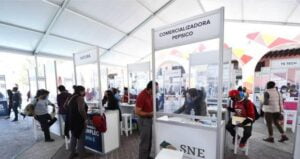 Aprueban jóvenes irapuatenses las ferias de empleo Aprueban jóvenes irapuatenses las ferias de empleo