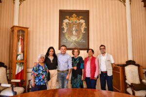 Atiende Navarro peticiones del Centro de Convivencia Otoñal Atiende Navarro peticiones del Centro de Convivencia Otoñal