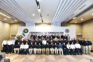 Reconoce Navarro a 16 policías capitalinos graduados como investigadores en el Instituto de Formación de la Fiscalía de Nuevo León Reconoce Navarro a 16 policías capitalinos graduados como investigadores en el Instituto de Formación de la Fiscalía de Nuevo León