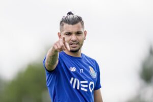 Jesús ‘Tecatito’ Corona está cerca de ser refuerzo de Rayados de Monterrey Jesús ‘Tecatito’ Corona está cerca de ser refuerzo de Rayados de Monterrey