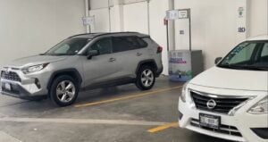 Señalan la utilización de un vehículo oficial en plataformas de transporte privado Señalan la utilización de un vehículo oficial en plataformas de transporte privado