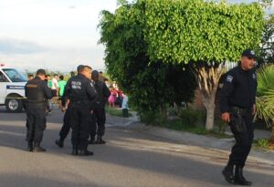 HOMBRES NO IDENTIFICADOS ENTRARON A DOMICILIO DE LA COLONIA LA REFORMA Y ACRIBILLARON A OTRO HOMBRE A BALAZOS HOMBRES NO IDENTIFICADOS ENTRARON A DOMICILIO DE LA COLONIA LA REFORMA Y ACRIBILLARON A OTRO HOMBRE A BALAZOS