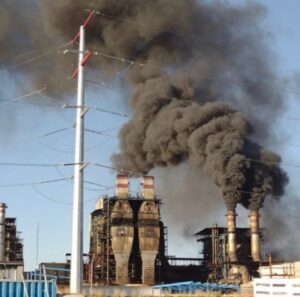 OPERACIÓN DE UNIDADES DE LA PLANTA TERMOELÉCTRICA DE LA CFE GENERÓ DENSAS NUBES DE HUMO NEGRO EN EL AIRE OPERACIÓN DE UNIDADES DE LA PLANTA TERMOELÉCTRICA DE LA CFE GENERÓ DENSAS NUBES DE HUMO NEGRO EN EL AIRE