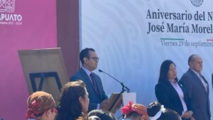 Celebran el natalicio de José Maria Morelos autoridades y alumnos Celebran el natalicio de José Maria Morelos autoridades y alumnos