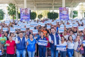 PRESIDE LIBIA DENNISE ENTREGA DE APOYOS DEL PROGRAMA «TRABAJEMOS JUNTOS» EN LEÓN PRESIDE LIBIA DENNISE ENTREGA DE APOYOS DEL PROGRAMA «TRABAJEMOS JUNTOS» EN LEÓN