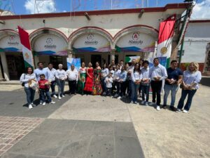 Andrea, Ángela y Ximena inician colecta de alimentos Andrea, Ángela y Ximena inician colecta de alimentos