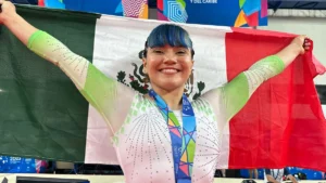 Alexa Moreno gana el oro en la Copa Mundial de gimnasia artística en París, Francia Alexa Moreno gana el oro en la Copa Mundial de gimnasia artística en París, Francia