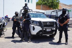 Cuerámaro invierte casi tres millones de pesos en equipo y patrullas de Seguridad Pública Cuerámaro invierte casi tres millones de pesos en equipo y patrullas de Seguridad Pública