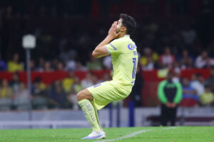 Néstor Araujo es baja en América Néstor Araujo es baja en América