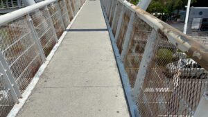 Puente peatonal del CBTis preocupa a los estudiantes Puente peatonal del CBTis preocupa a los estudiantes