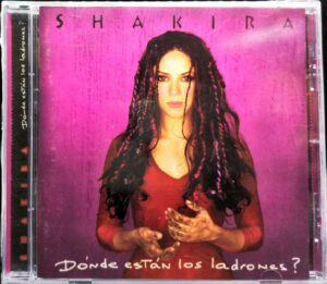 Shakira celebra 25 años de «¿Dónde están los ladrones?» Shakira celebra 25 años de «¿Dónde están los ladrones?»
