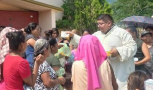 Atacan a sacerdote Filiberto Velázquez en la Tixtla-Chilpancingo Atacan a sacerdote Filiberto Velázquez en la Tixtla-Chilpancingo