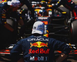 Checo Pérez defendio a Charles Leclerc «No fue su culpa» Checo Pérez defendio a Charles Leclerc «No fue su culpa»