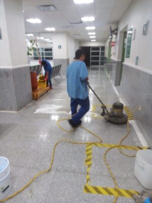 OFRECE IMSS ESPACIOS SANITIZADOS A TRAVÉS DE LIMPIEZA EN EL HOSPITAL REGIONAL DE ZONA DE SALAMANCA OFRECE IMSS ESPACIOS SANITIZADOS A TRAVÉS DE LIMPIEZA EN EL HOSPITAL REGIONAL DE ZONA DE SALAMANCA