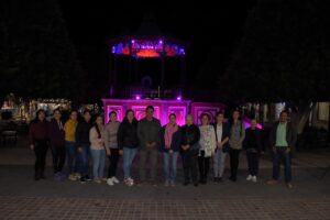 Quiosco de Centro Histórico se ilumina de rosa Quiosco de Centro Histórico se ilumina de rosa