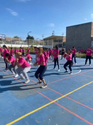 Hacen crossfit para prevenir el cáncer de mama en Purísima del Rincón. Hacen crossfit para prevenir el cáncer de mama en Purísima del Rincón.