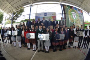 RECIBEN 17 INSTITUCIONES EDUCATIVAS INSIGNIA PLANET EN IRAPUATO. RECIBEN 17 INSTITUCIONES EDUCATIVAS INSIGNIA PLANET EN IRAPUATO.