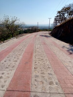 Invertimos más de 10 MDP en el camino El Platanar-Presa Del Aguacate Invertimos más de 10 MDP en el camino El Platanar-Presa Del Aguacate