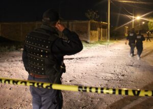 MUJER FUE ASESINADA DURANTE LOS HECHOS QUE PARECIEORN SER UNA RIÑA EN LA COMUNIDAD DE VALTIERRILLA MUJER FUE ASESINADA DURANTE LOS HECHOS QUE PARECIEORN SER UNA RIÑA EN LA COMUNIDAD DE VALTIERRILLA