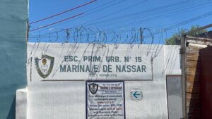 Cerrará la Primaria Marina E. De Nassar; comienzan a llevarse muebles del edificio Cerrará la Primaria Marina E. De Nassar; comienzan a llevarse muebles del edificio