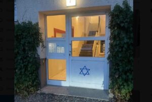 Amanecen casas marcadas en Berlín con la estrella de David Amanecen casas marcadas en Berlín con la estrella de David