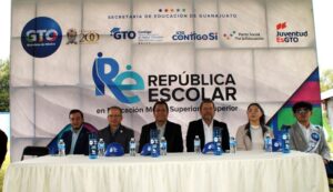 República Escolar: 10 años construyendo una comunidad estudiantil participativa e inclusiva. República Escolar: 10 años construyendo una comunidad estudiantil participativa e inclusiva.