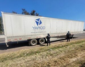 ASEGURAN ELEMENTOS DE FSPE A UNA PLATAFORMA DE TRAILER ROBADA ASEGURAN ELEMENTOS DE FSPE A UNA PLATAFORMA DE TRAILER ROBADA