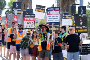 Finaliza la huelga de actores de Hollywood Finaliza la huelga de actores de Hollywood