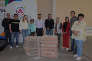 Chío Cervantes entrega Material para Construcción Chío Cervantes entrega Material para Construcción