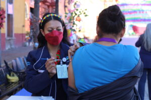 SSG aplica más de 40 mil dosis contra la influenza en los pueblos del Rincón, Silao y Romita. SSG aplica más de 40 mil dosis contra la influenza en los pueblos del Rincón, Silao y Romita.