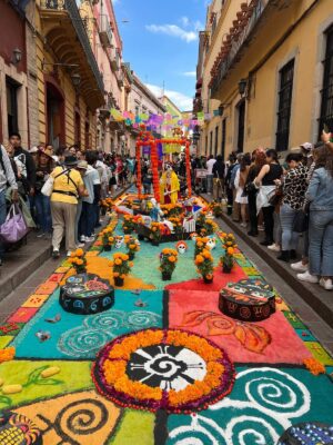 Luce centro histórico de Guanajuato Capital abarrotado por Festival del Día de los Muertos Luce centro histórico de Guanajuato Capital abarrotado por Festival del Día de los Muertos