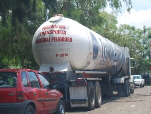 SOLICITAN AMPARO DE JUEZ FEDERAL PARA EVITAR EL PASO DE TRANSPORTE PESADO POR COLONIAS DEBIDO A LA OBRA DE CONSTRUCCIÓN DEL PASO ELEVADO DEL BULEVAR HÉROES DE CANANEA SOLICITAN AMPARO DE JUEZ FEDERAL PARA EVITAR EL PASO DE TRANSPORTE PESADO POR COLONIAS DEBIDO A LA OBRA DE CONSTRUCCIÓN DEL PASO ELEVADO DEL BULEVAR HÉROES DE CANANEA