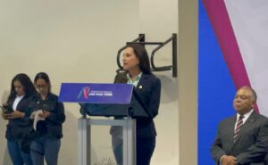 “No los veo ni los oigo”; refiere Lorena Alfaro al registro de candidatos de Morena por la alcaldía de Irapuato “No los veo ni los oigo”; refiere Lorena Alfaro al registro de candidatos de Morena por la alcaldía de Irapuato