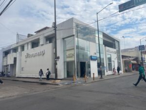 PIDEN PRECAUCIÓN PARA EVITAR ROBOS AL SALIR DE BANCOS PIDEN PRECAUCIÓN PARA EVITAR ROBOS AL SALIR DE BANCOS