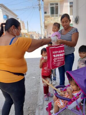 BUSCAN A 50 FAMILIAS DE BAJOS RECURSOS ECONÓMICOS PARA HACERLES LLEGAR CENAS NAVIDEÑAS EL PRÓXIMO 24 DE DICIEMBRE BUSCAN A 50 FAMILIAS DE BAJOS RECURSOS ECONÓMICOS PARA HACERLES LLEGAR CENAS NAVIDEÑAS EL PRÓXIMO 24 DE DICIEMBRE
