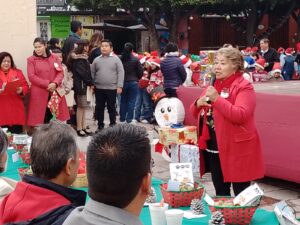 PRESENTARON VILLANCICOS, MANUALIDADES Y BAILES CON MOTIVO DE LA CERCANÍA DE LOS FESTEJOS NAVIDEÑOS PRESENTARON VILLANCICOS, MANUALIDADES Y BAILES CON MOTIVO DE LA CERCANÍA DE LOS FESTEJOS NAVIDEÑOS